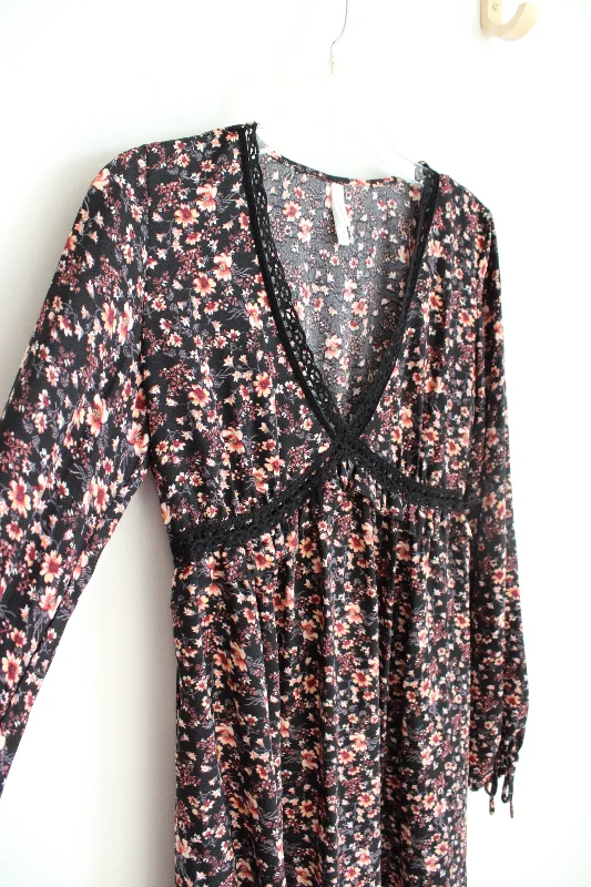 Xhilaration Black Floral Long Sleeved V-Neck Dress | S Tunics Luxurious high-end