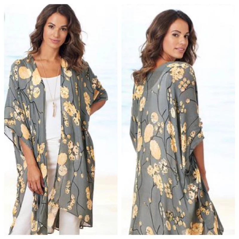 Grey Gardens Topper one size $79